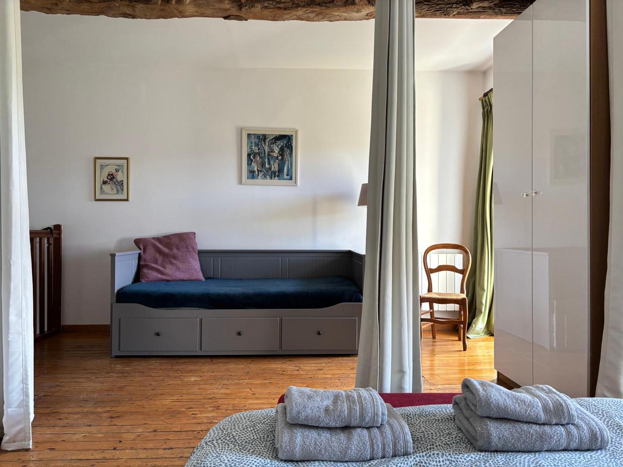 Les Douves Duplex 5 Personnes Lumineux Avec Jardin Et Terrasse Amenagee , Vue Sur Chateau A 5Mn De La Mer, Proche Omaha Beach Et Bayeux Commes Buitenkant foto